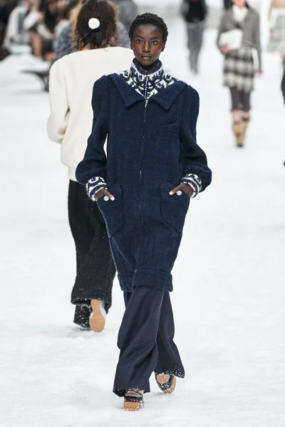 Look 17